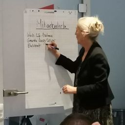 Susanne Maisch am Flipchart